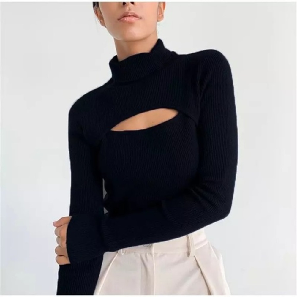 🔥HOT HOT HOT🔥THE TOP OF THE SEASON-FRONT CUTOUT BLACK TURTLENECK KNIT TOP-NEW‎